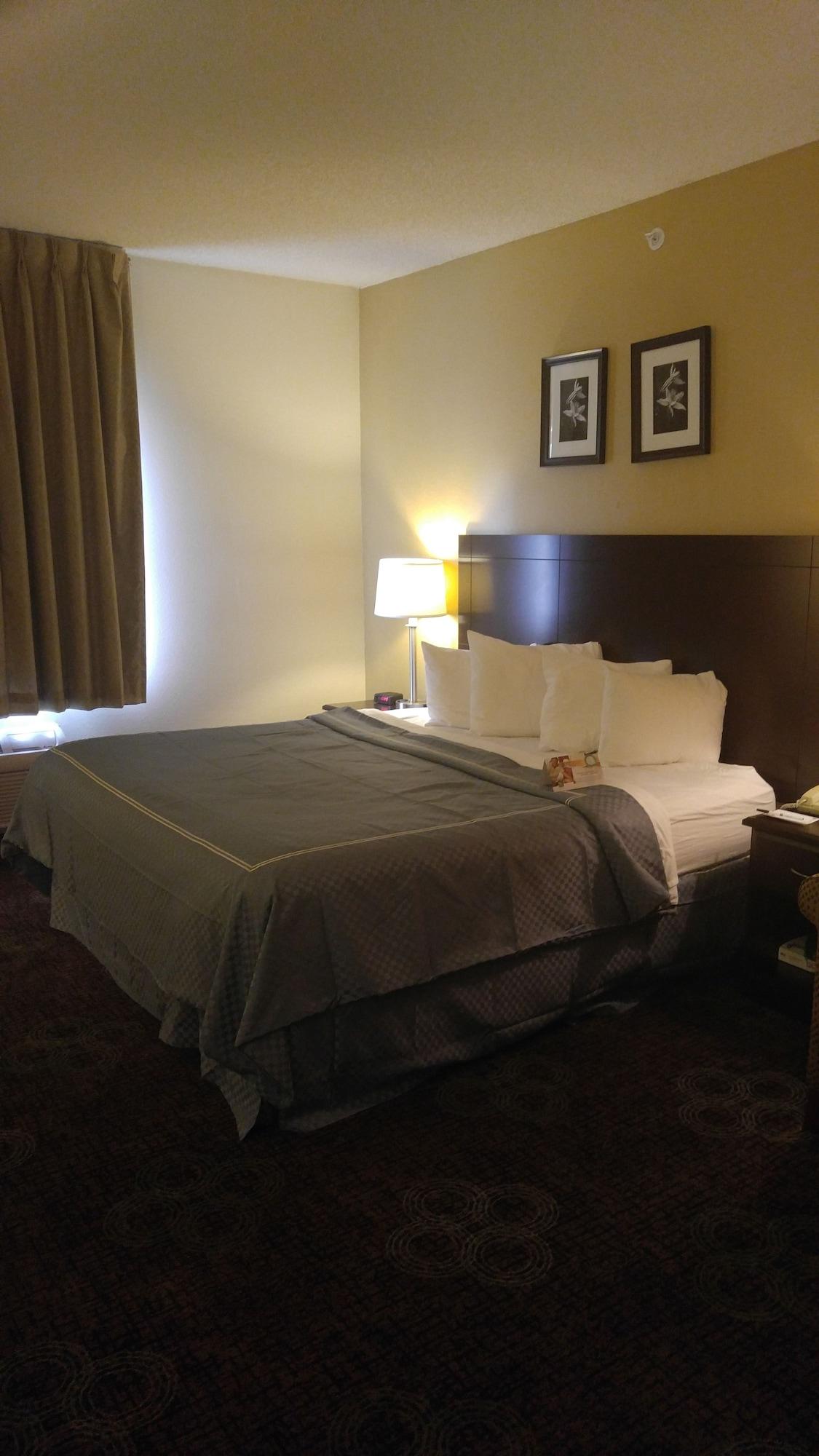 Quality Inn & Suites Lakewood - Denver Southwest Екстериор снимка