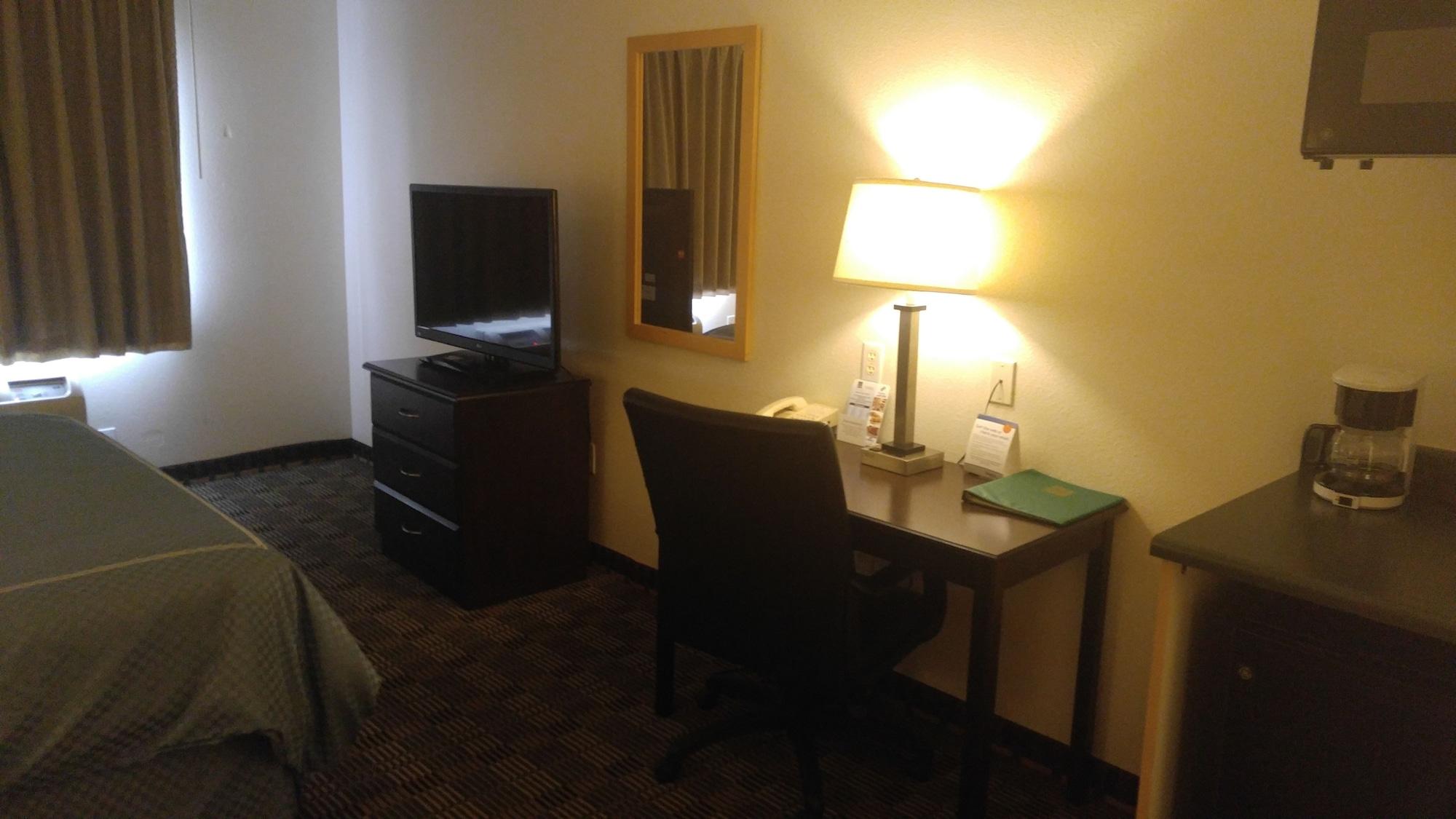Quality Inn & Suites Lakewood - Denver Southwest Екстериор снимка