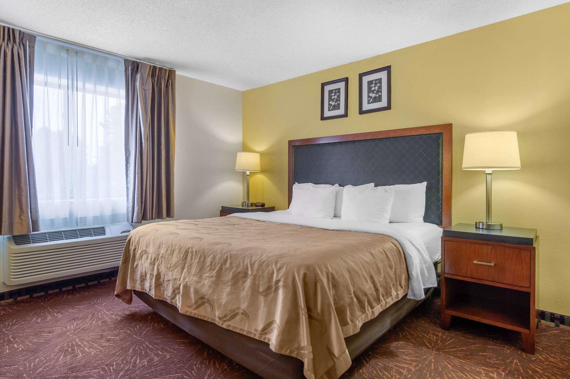 Quality Inn & Suites Lakewood - Denver Southwest Екстериор снимка