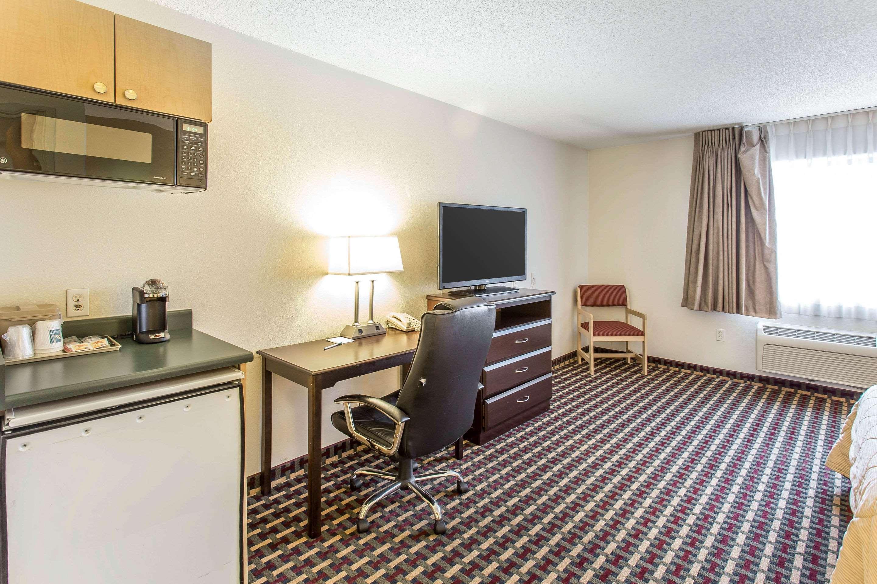 Quality Inn & Suites Lakewood - Denver Southwest Екстериор снимка