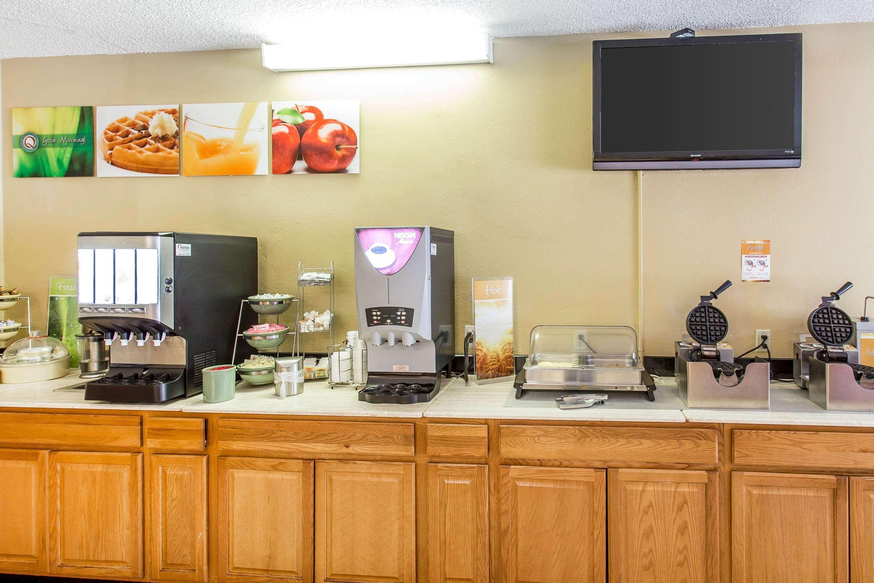 Quality Inn & Suites Lakewood - Denver Southwest Екстериор снимка