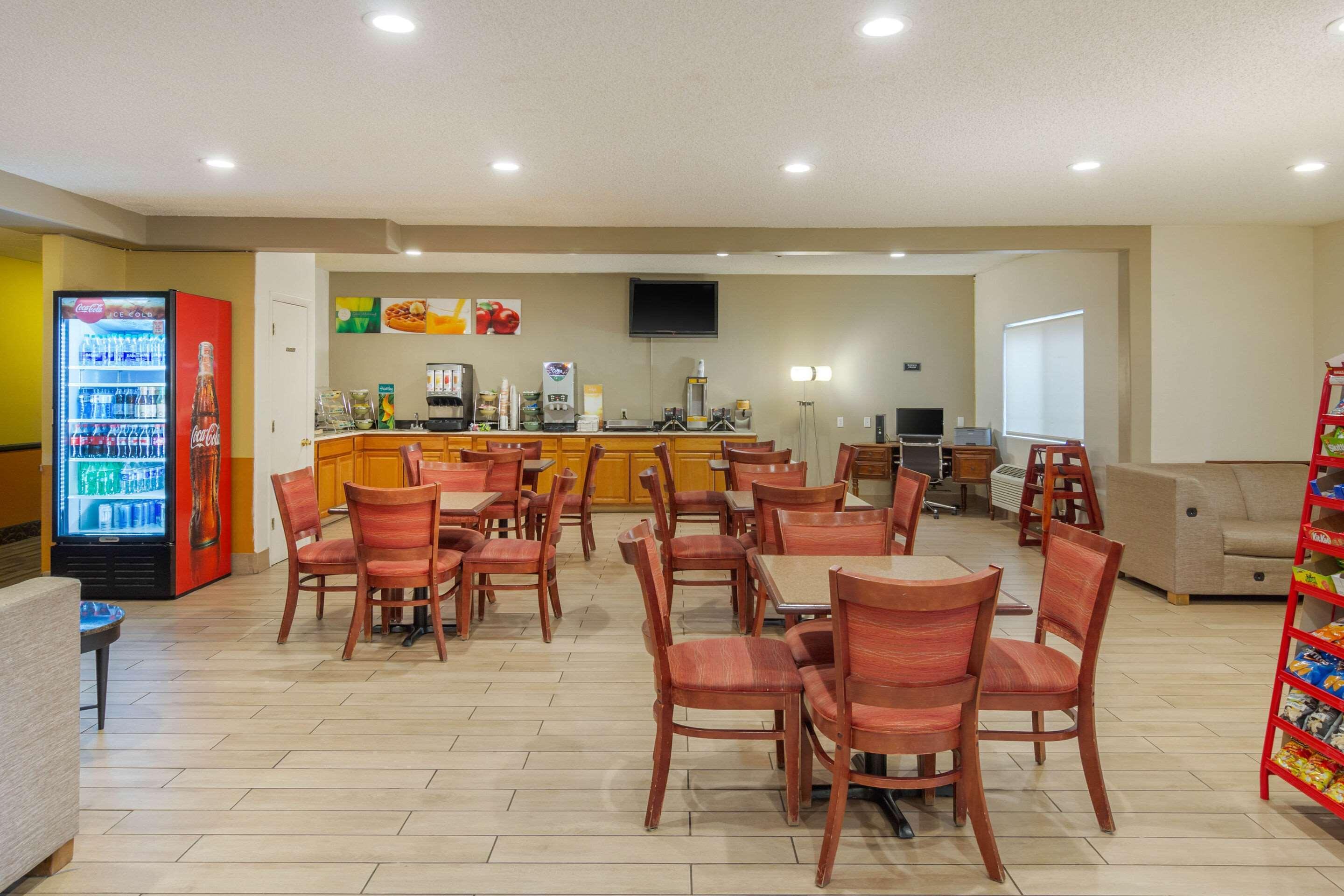 Quality Inn & Suites Lakewood - Denver Southwest Екстериор снимка