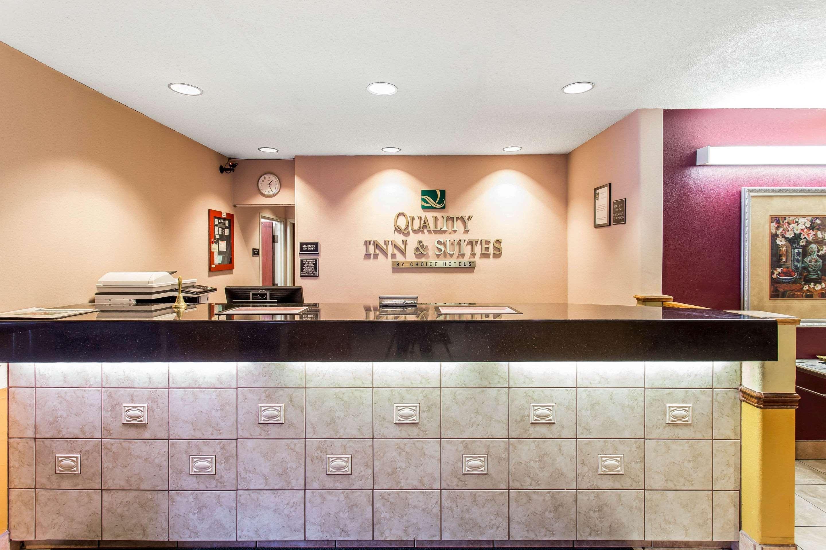 Quality Inn & Suites Lakewood - Denver Southwest Екстериор снимка