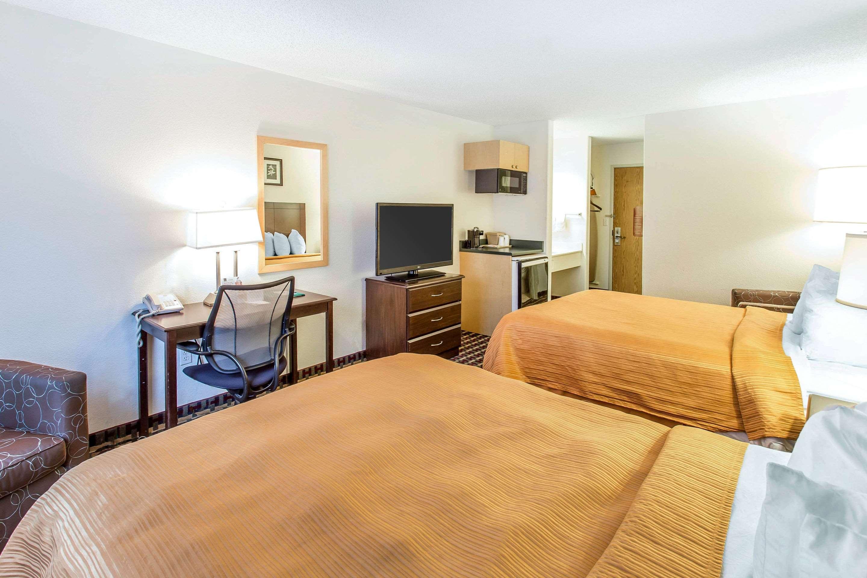 Quality Inn & Suites Lakewood - Denver Southwest Екстериор снимка