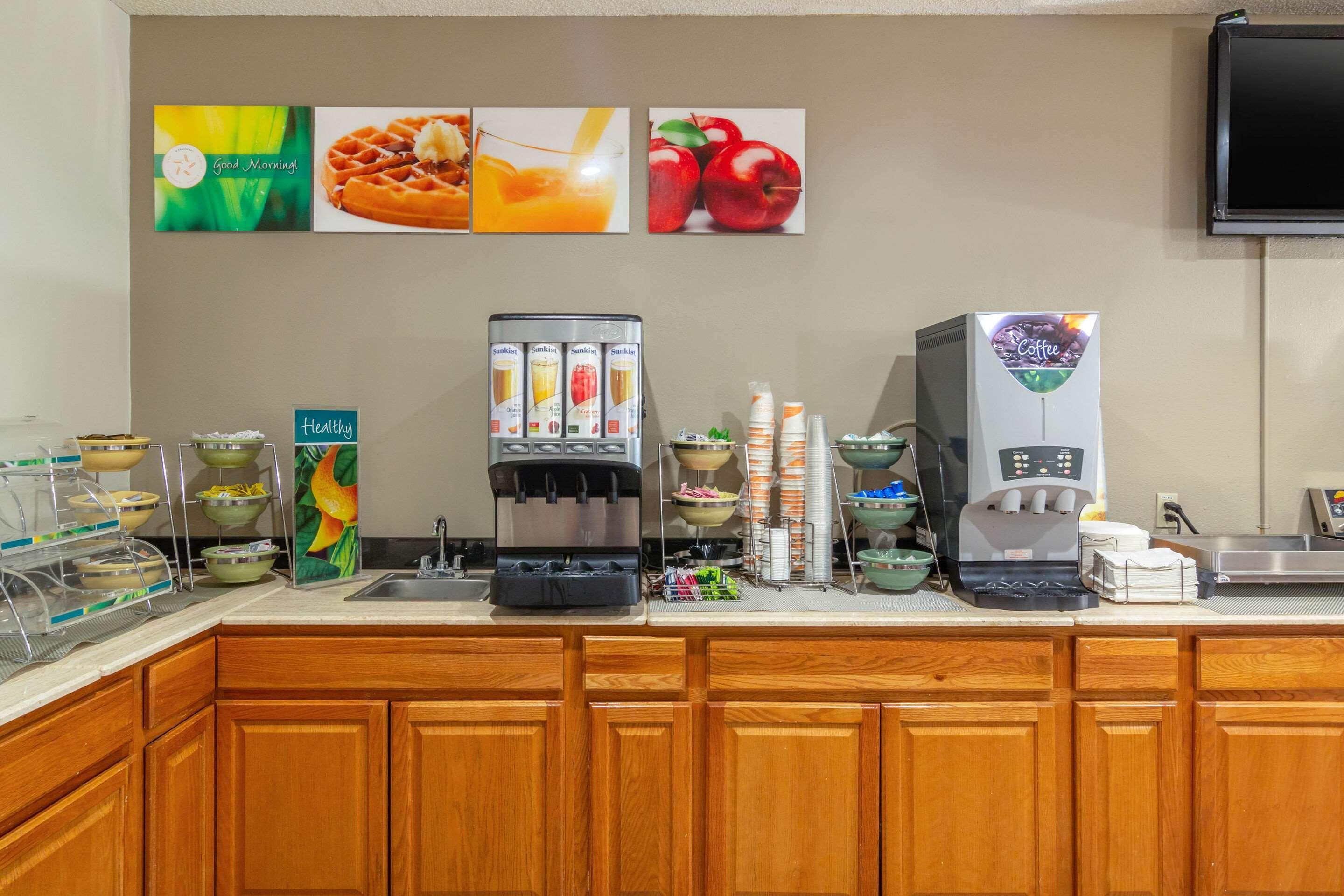 Quality Inn & Suites Lakewood - Denver Southwest Екстериор снимка