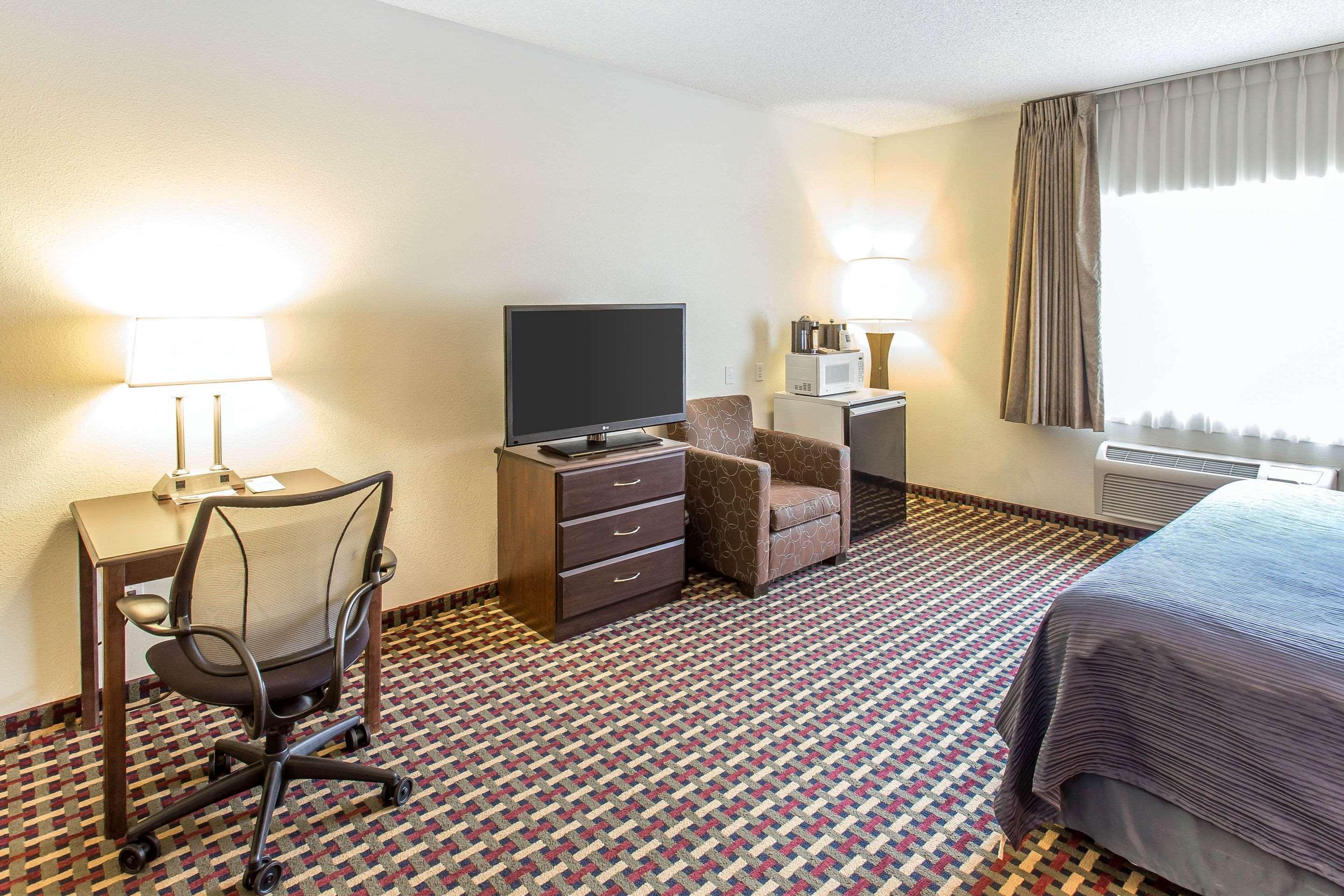 Quality Inn & Suites Lakewood - Denver Southwest Екстериор снимка