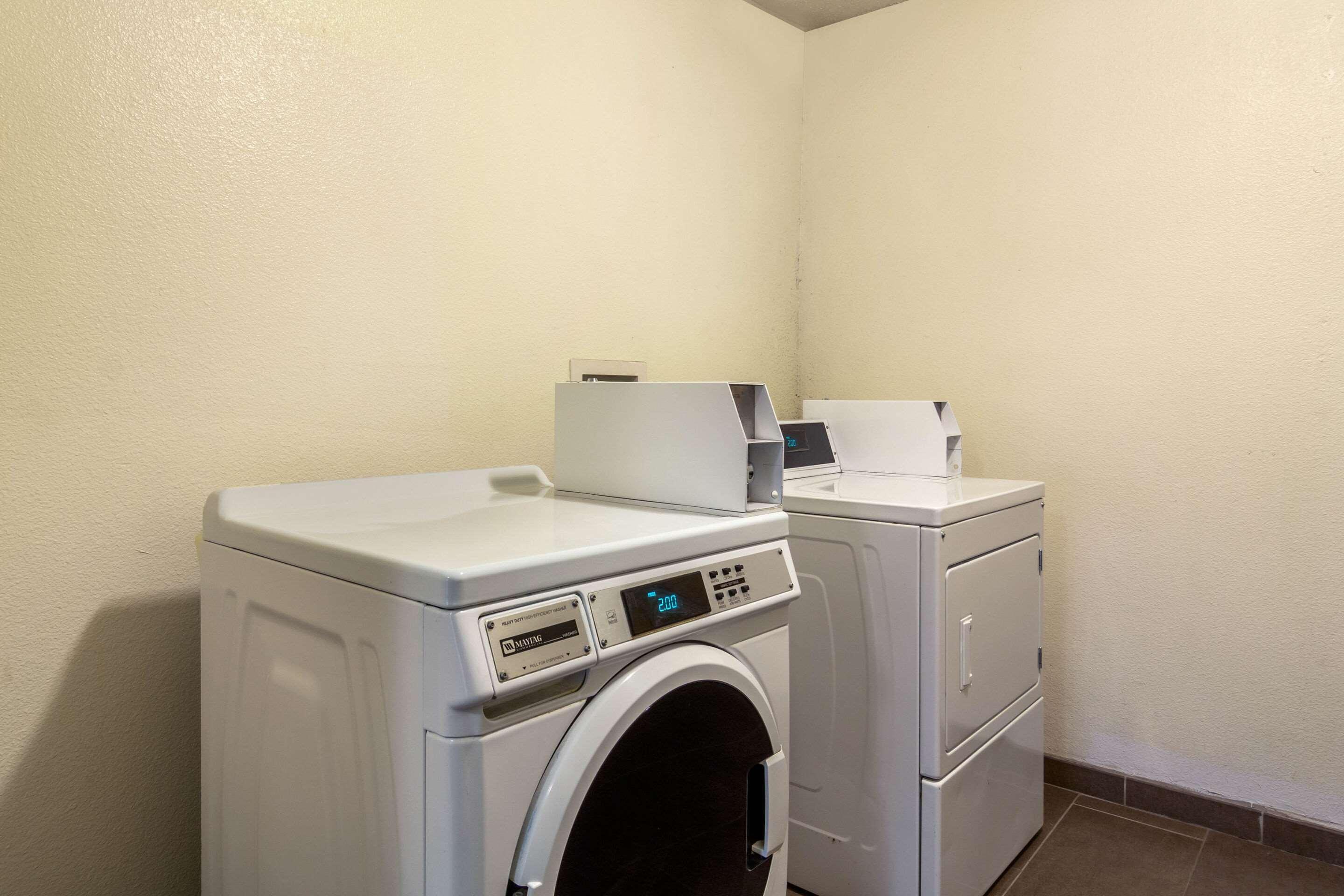 Quality Inn & Suites Lakewood - Denver Southwest Екстериор снимка