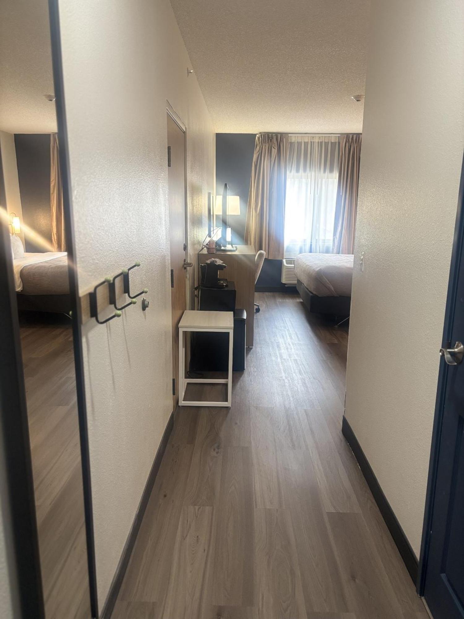 Quality Inn & Suites Lakewood - Denver Southwest Екстериор снимка