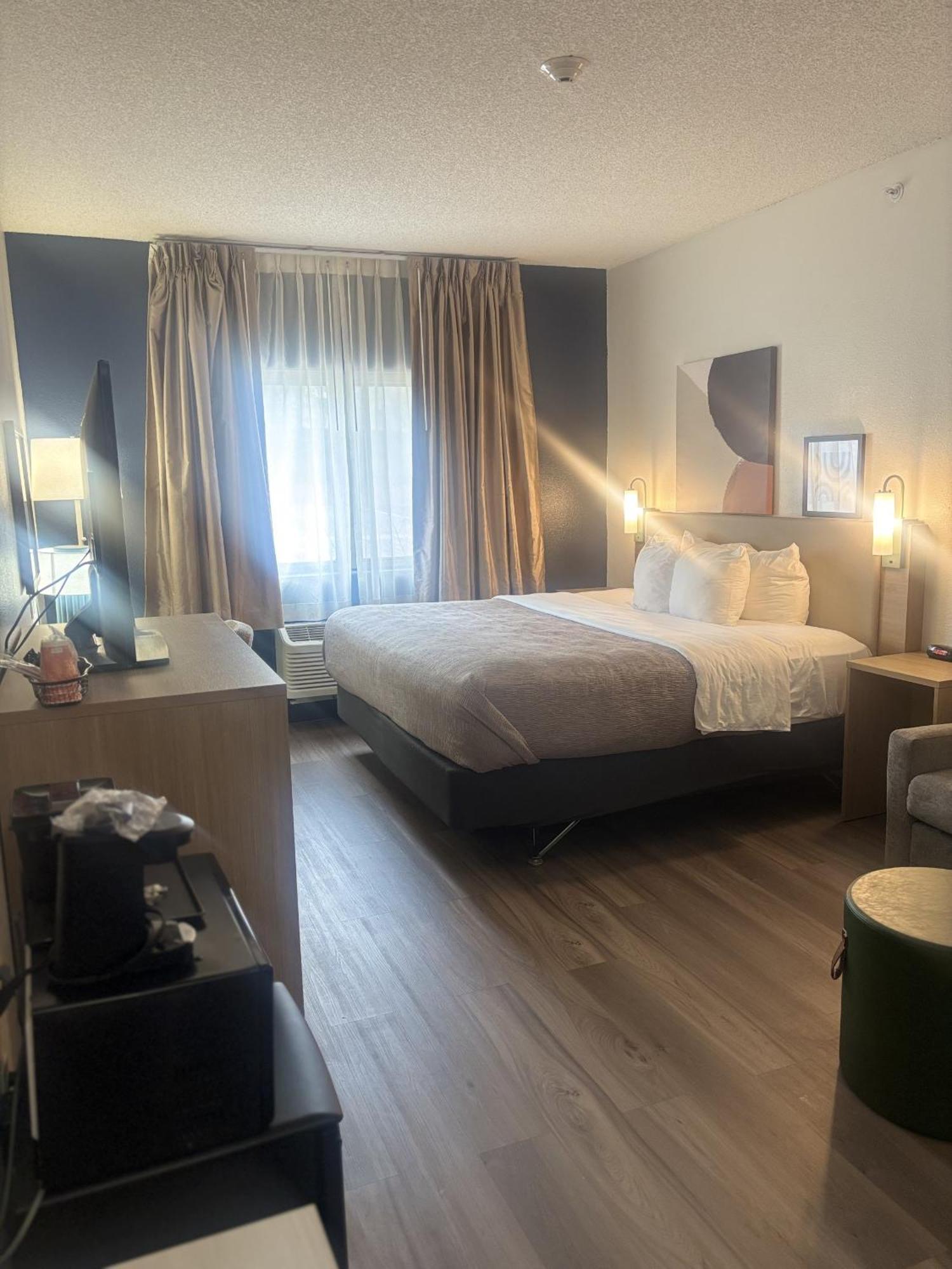 Quality Inn & Suites Lakewood - Denver Southwest Екстериор снимка