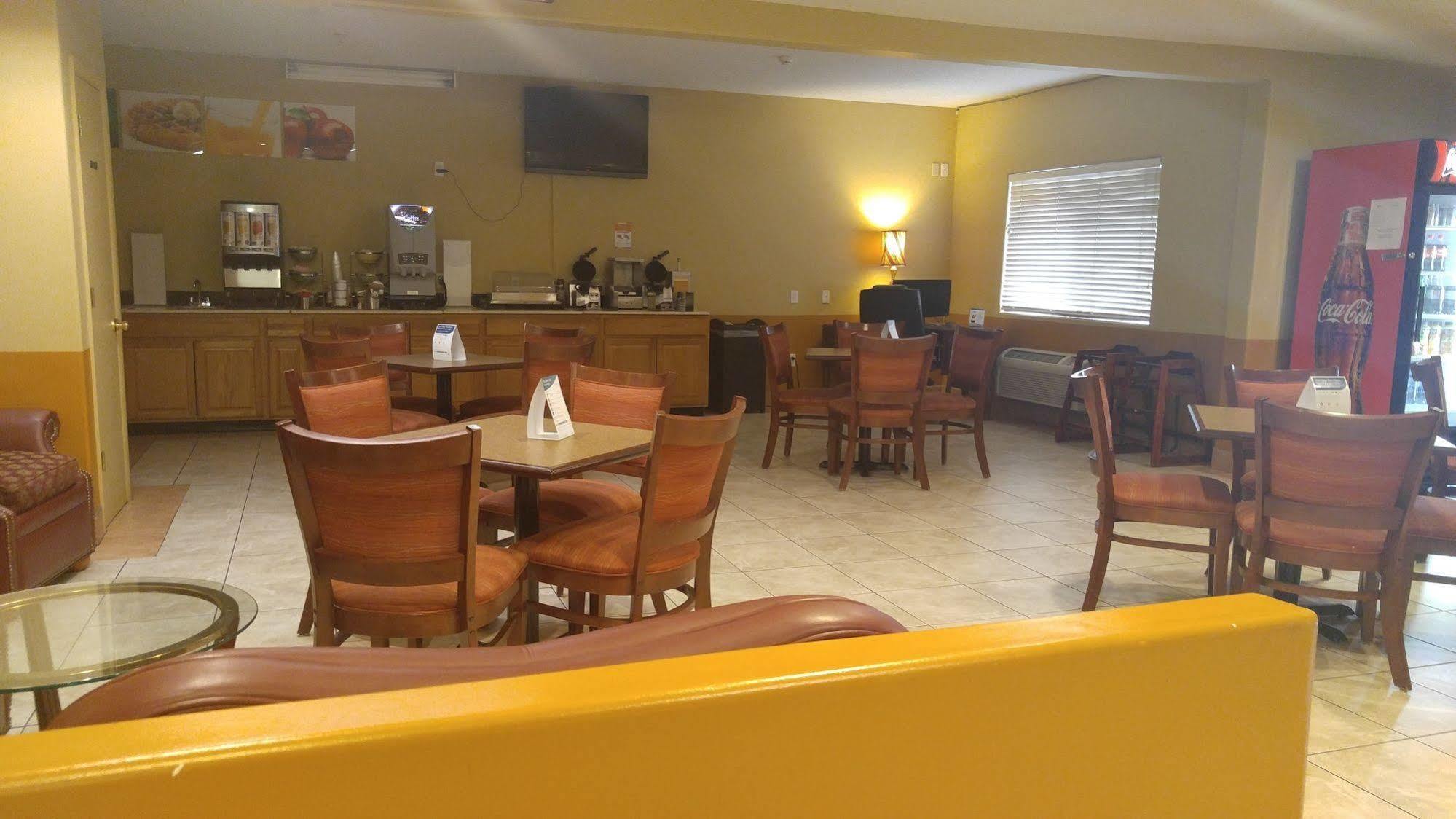 Quality Inn & Suites Lakewood - Denver Southwest Екстериор снимка