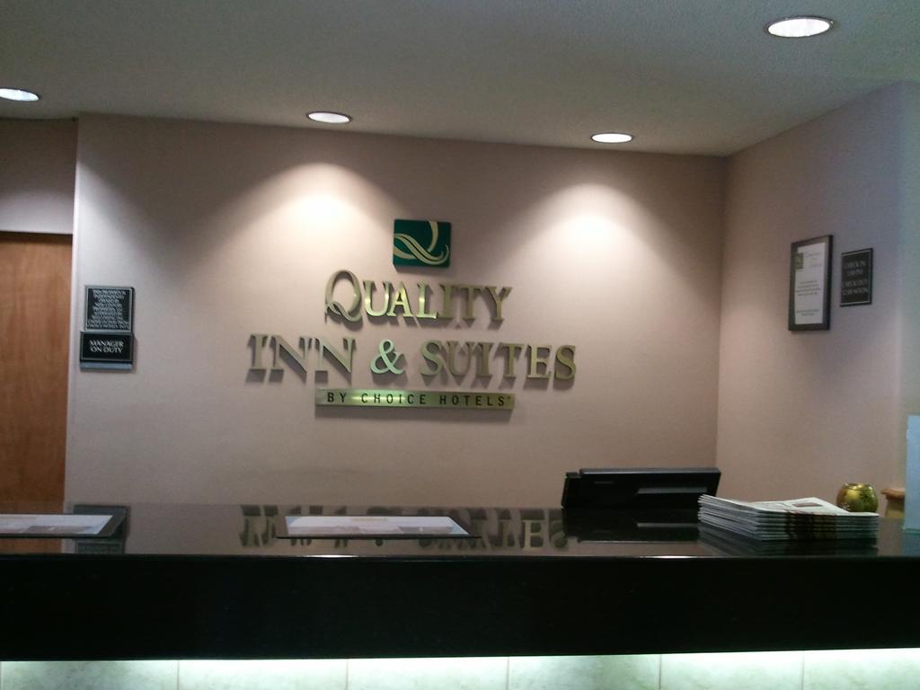 Quality Inn & Suites Lakewood - Denver Southwest Екстериор снимка